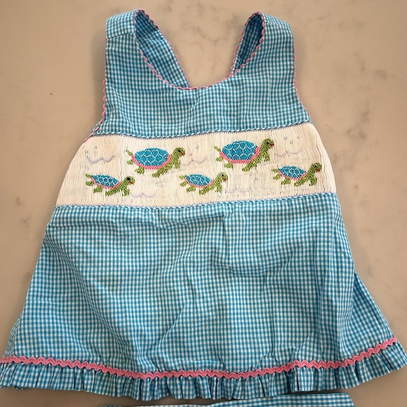 Viva La Fete 18M smocked gingham top and matching shorts - Picture 2 of 5